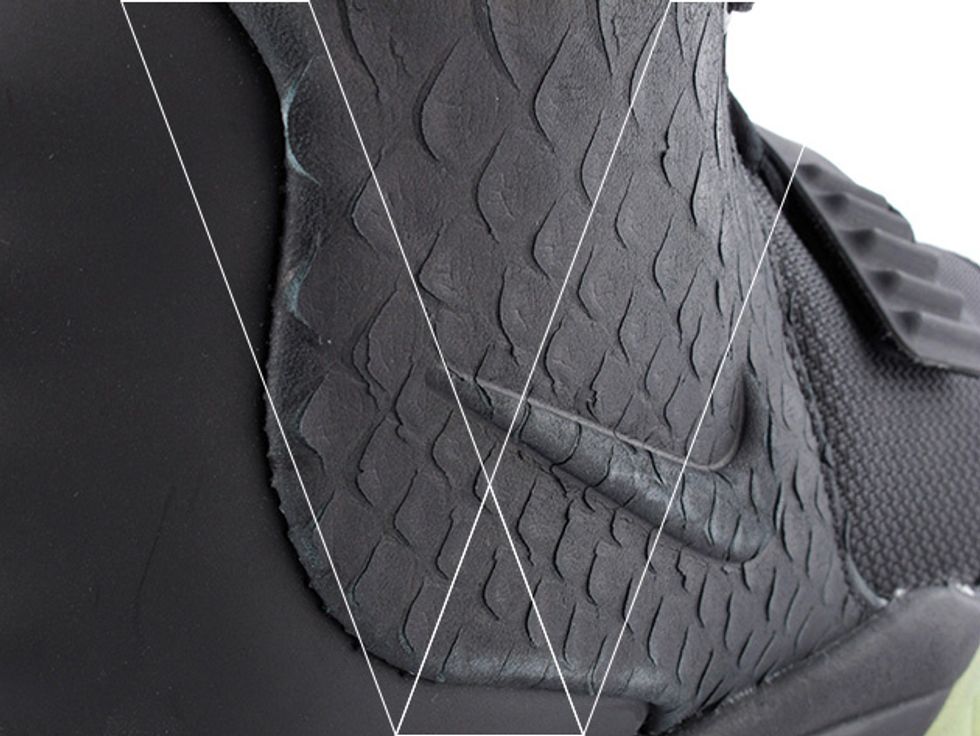 3. Upper Snake Scales: Make sure the snake scales are cut into the fabric, you will see the tiny cuts that make them look natural.