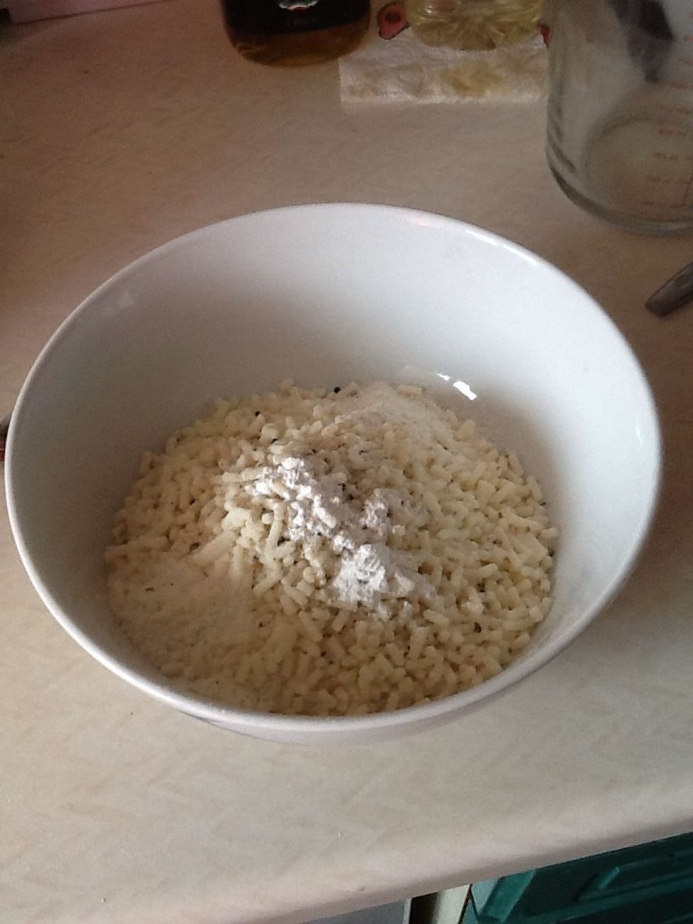 30 minutes before the end of cooking prepare 225g plain flour, 100g suet, 1/2 tsp baking powder and seasoning to a bowl