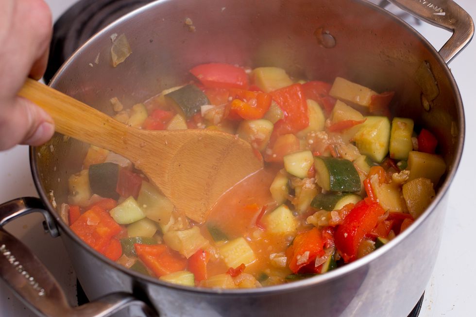 30 minutes this is looking good. Another stirring and replace the lid