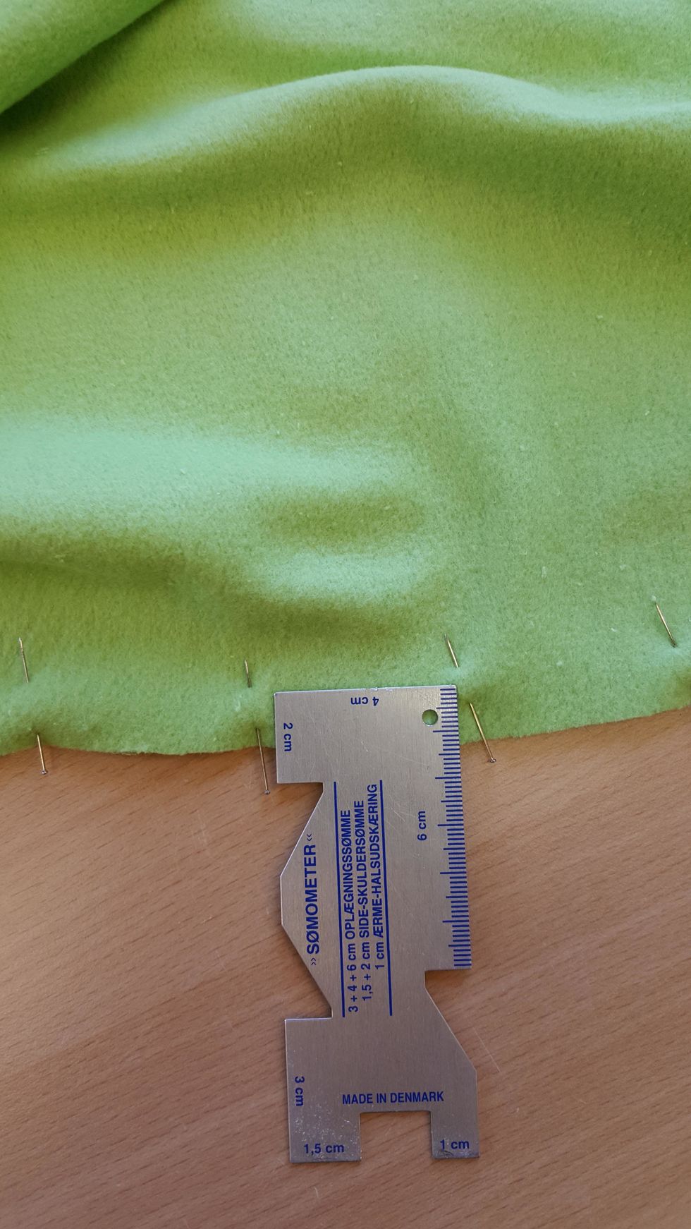 4 centimeter mellan n\u00e5larna \u00e4r lagom