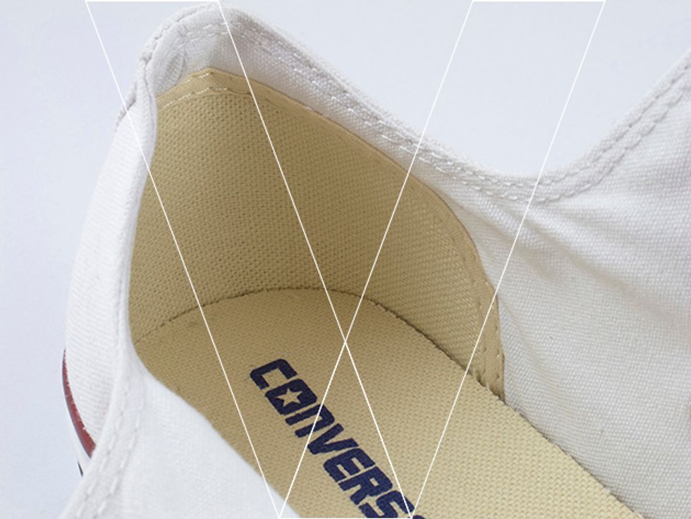 4. Converse low tops will have a heel support panel sewn onto the inside lining of the heel. Make sure this heel panel sits flat against the lining.