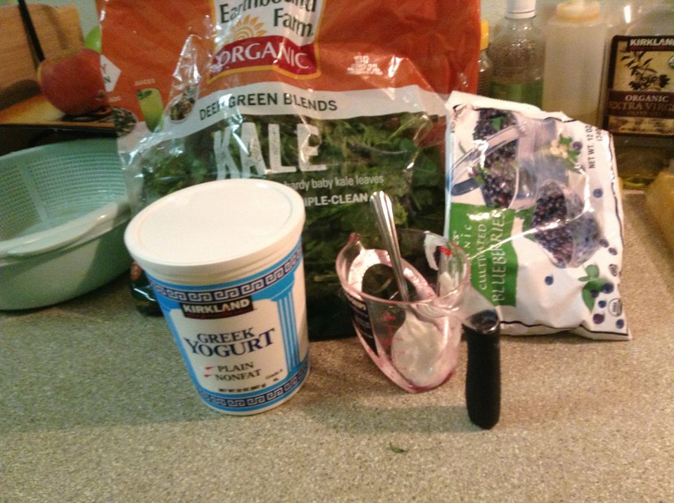 4 ingredients. Oops... Already started making it.