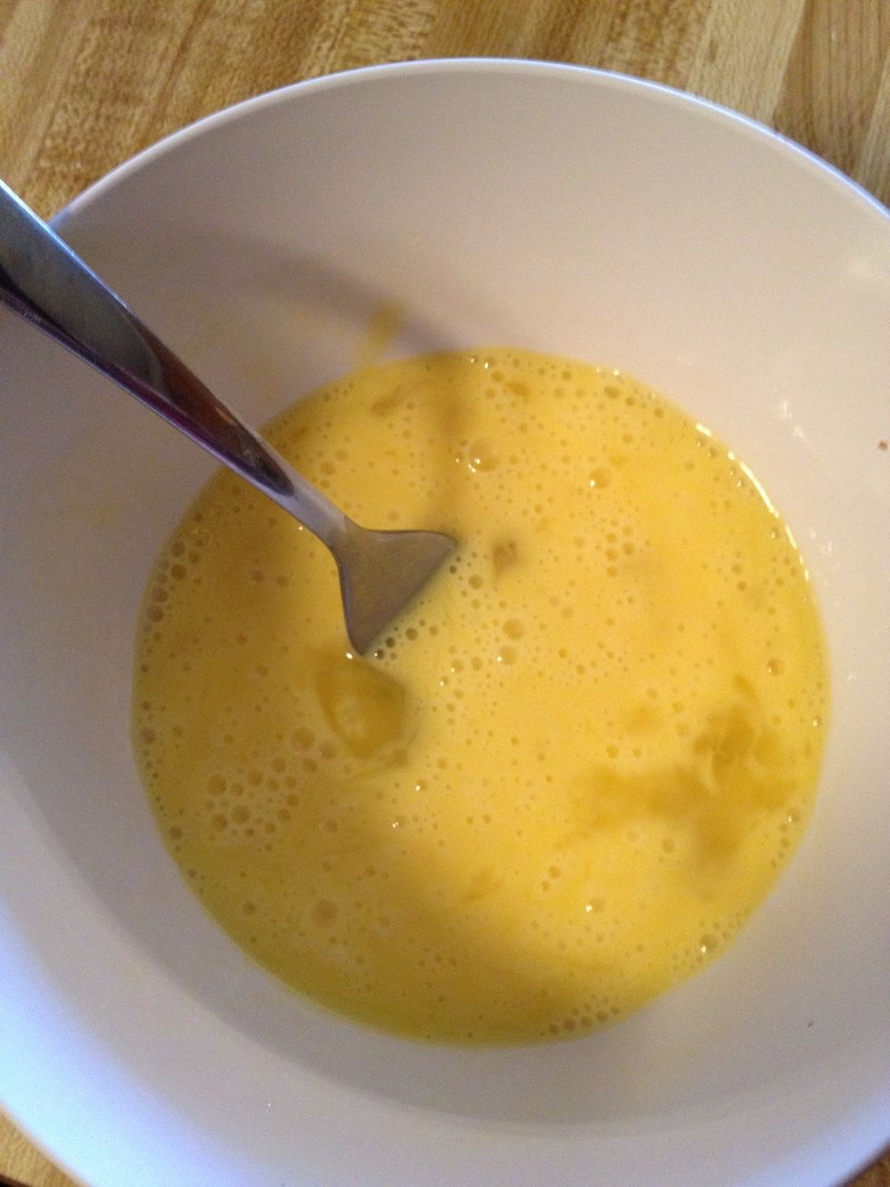 4 lightly beaten eggs