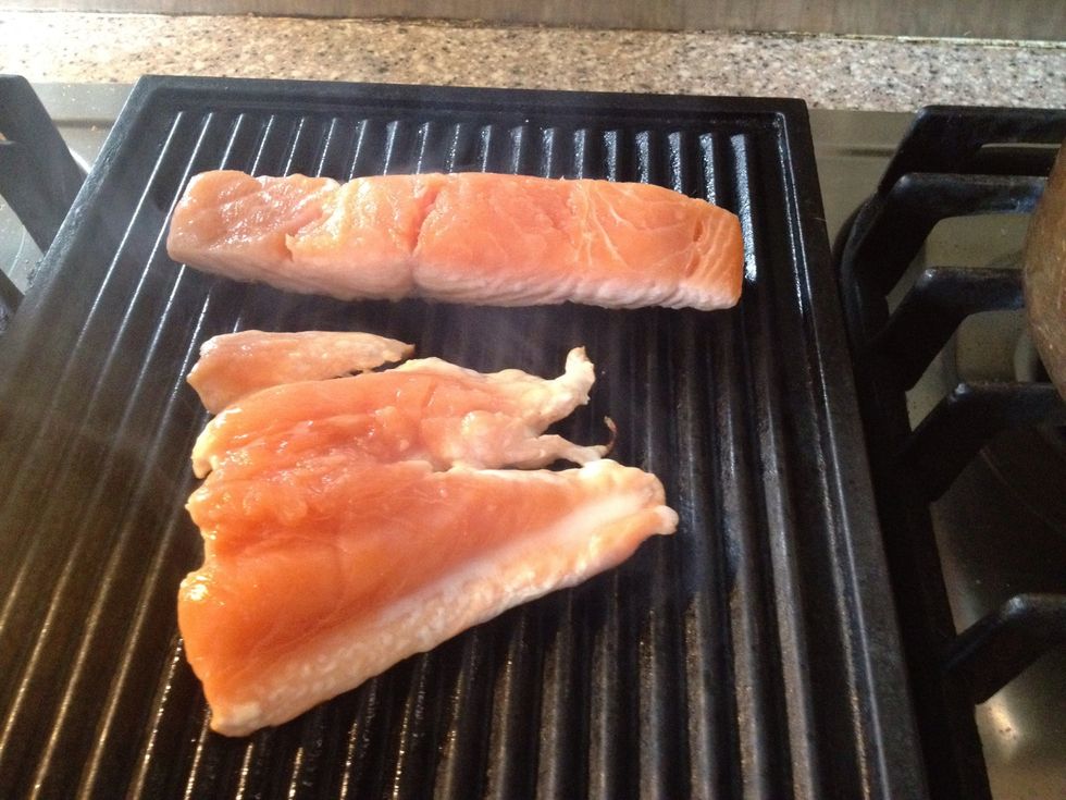 4 minutes of frying The thin piece in front are almost ready to be turned over the other piece need a bit longer