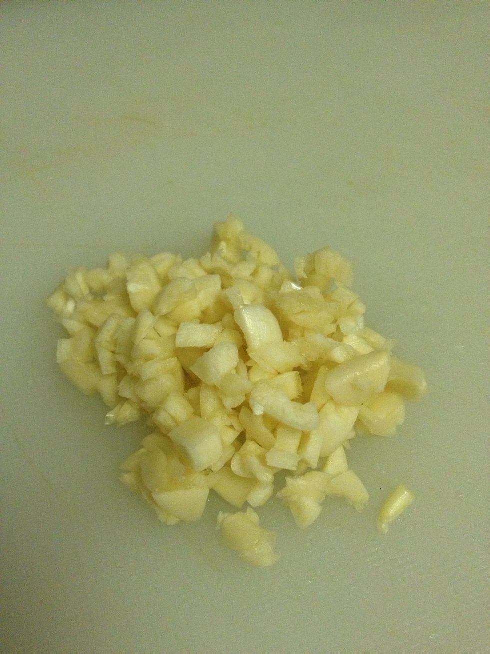 4 pcs Chopped Garlic
