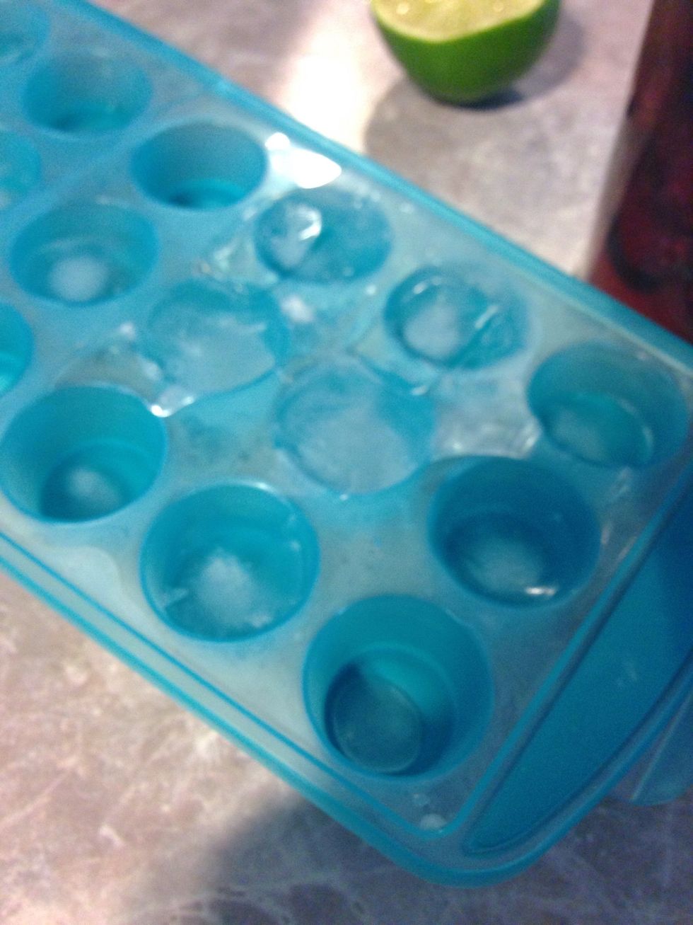 4 small ice cubs