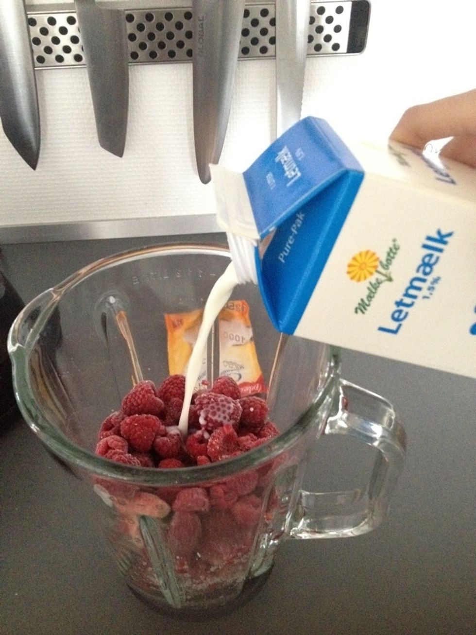 4 step: And after that you put Milk in or yoghurt..