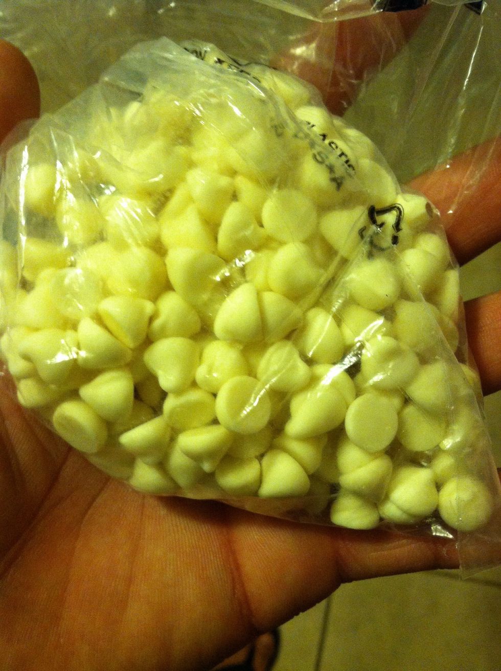 4 tablespoons of white chocolate
