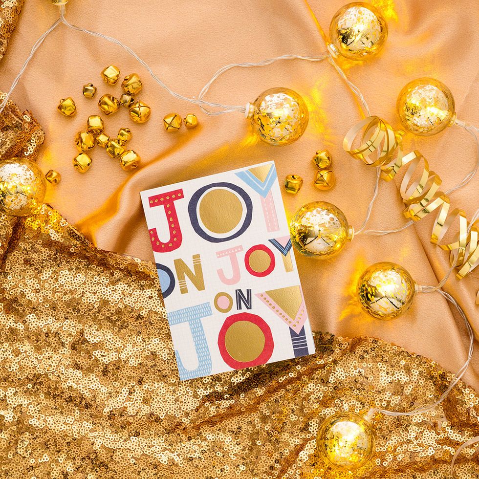 4. The receiver can proudly display and enjoy the card all season long. These cards will definitely add to someone\u2019s holiday decor! Who doesn\u2019t want that? http://bit.ly/2fAuklx