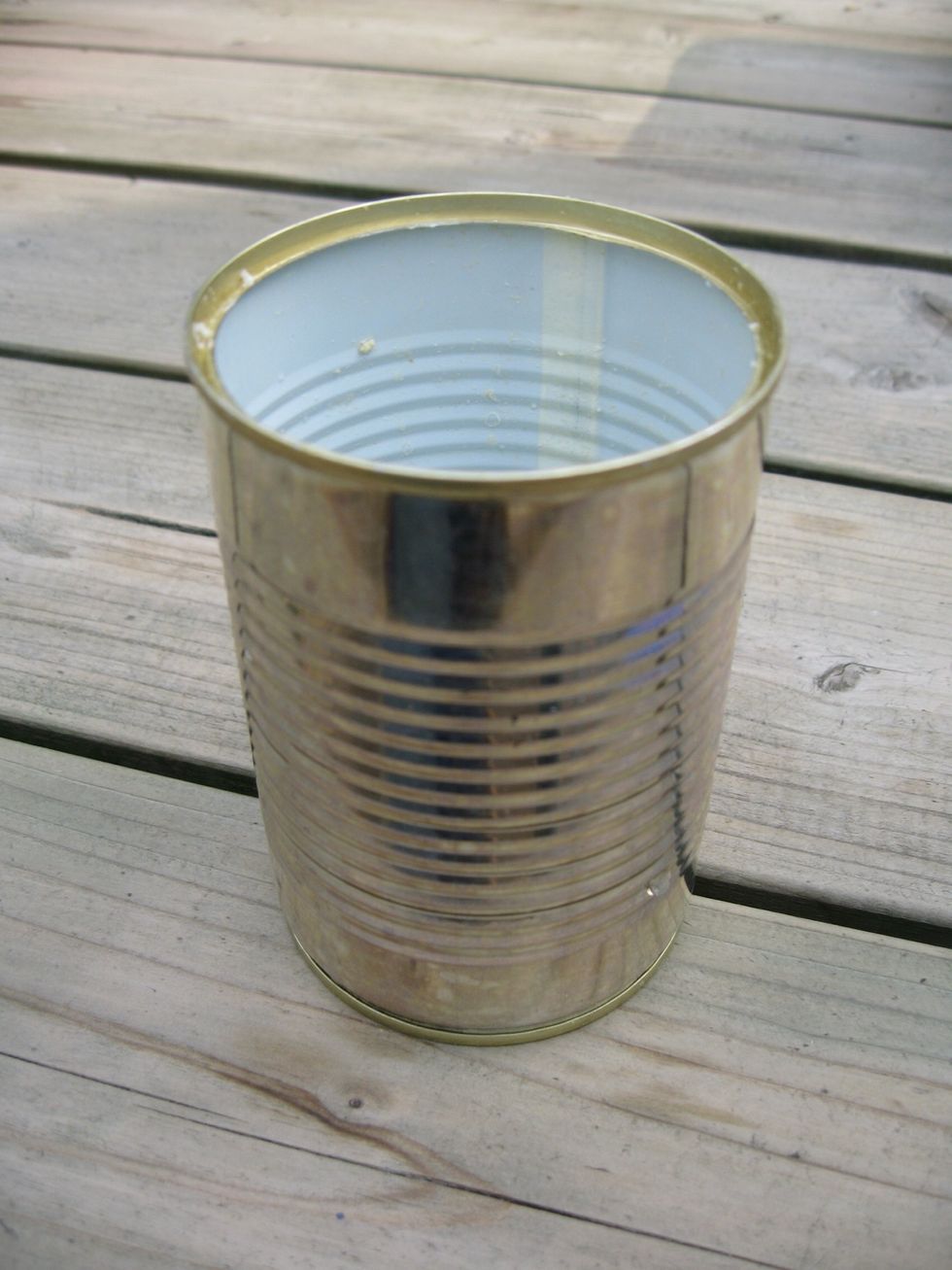 4 Use and old tin for serving some of the latex for each layer.