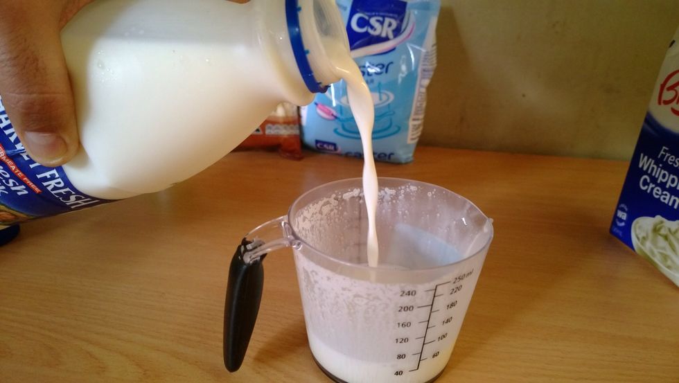 400 ml of fresh milk. Please don't use long life or UHT milk.