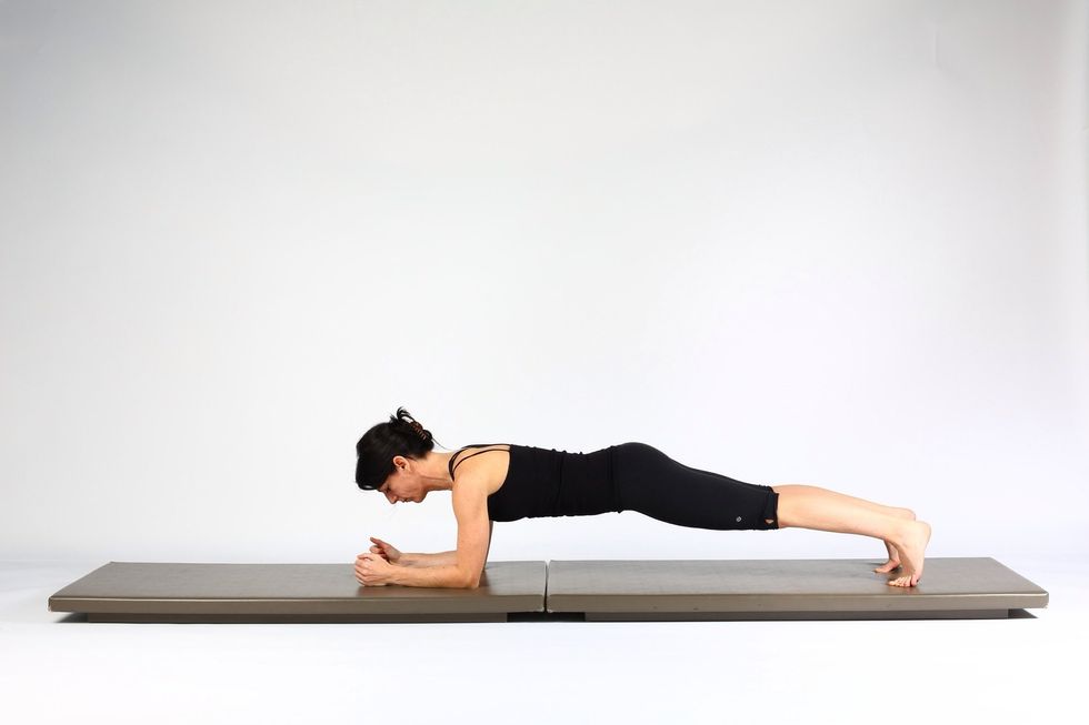 5. LOW PLANK TO HIGH PLANK-    Lower right elbow where right hand was returning back to low plank