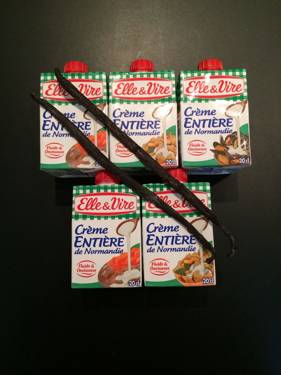 5x20cl=1 liter heavy cream (1000ml-33.8 oz) or 4 cups and 2 TBsp. And 2 vanilla beans