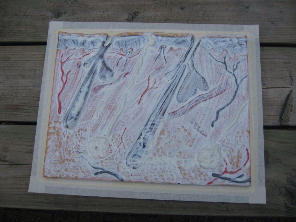 6 Brush a first thick layer with latex. Let it dry for at least 4-5 hours. Clean your brush in hot water.