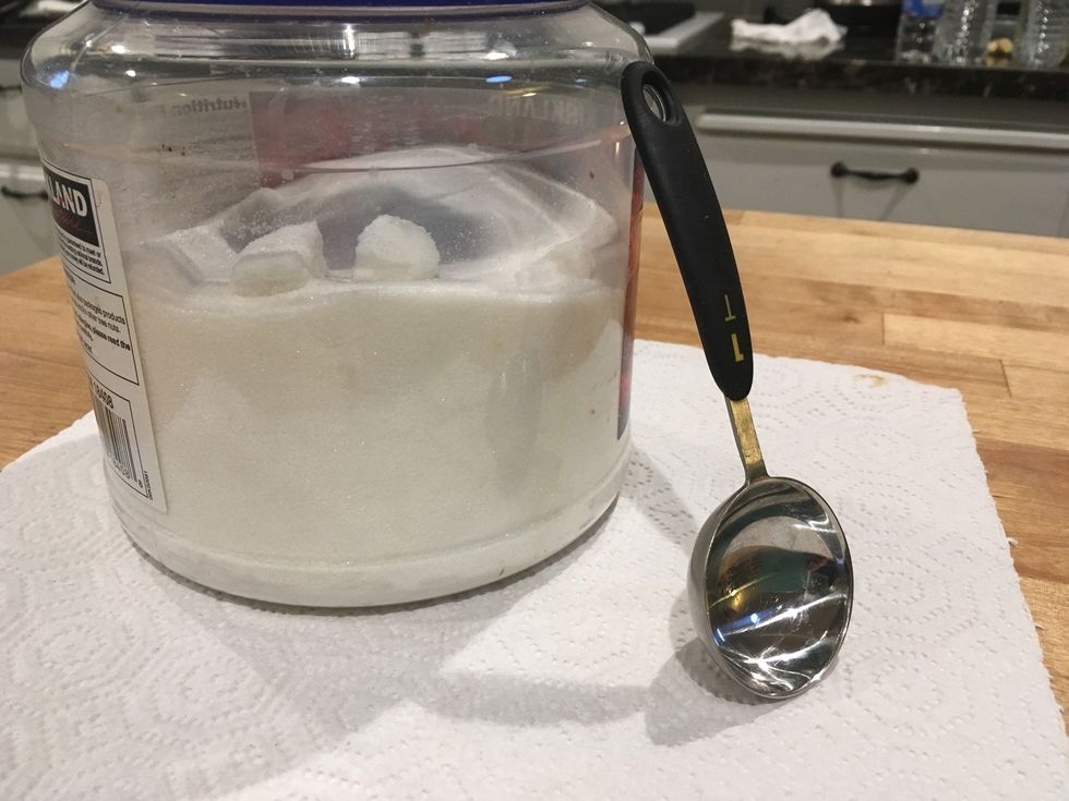 6 tablespoons of white sugar. Smooth the lumps!