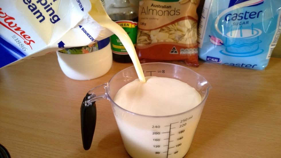 600 ml of fresh cream. 35% fat is ideal. You can use thickened cream, full cream, heavy cream. It comes with many names but it's all going to make you fat. So enjoy it!