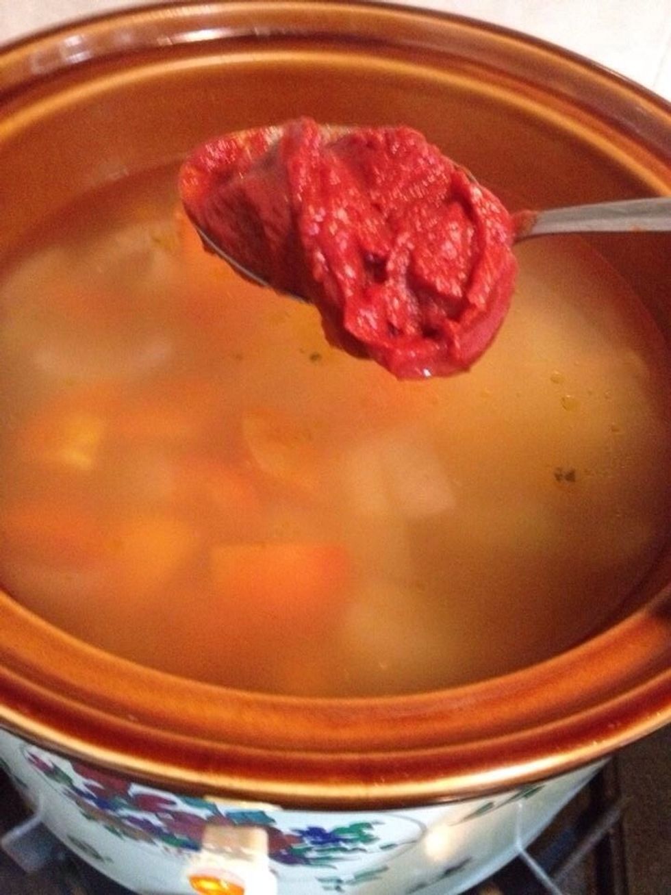7/After about 3 hrs, add in Hunts tomato paste, amount accordingly to your taste.