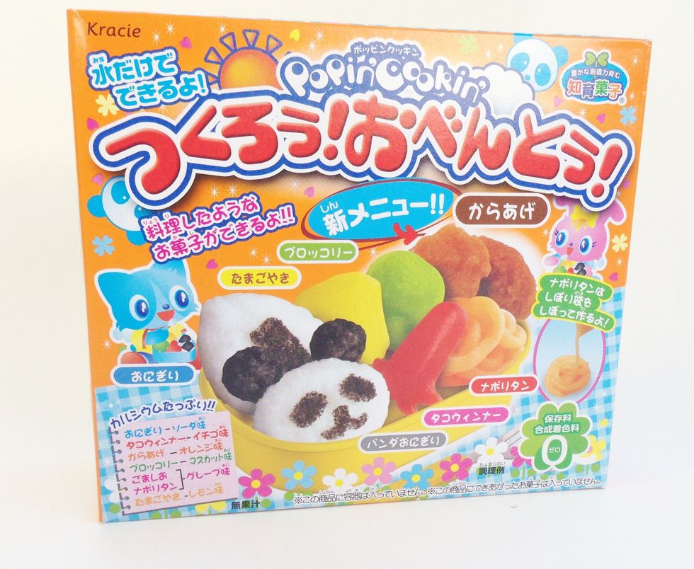 7 Foods in a Candy Bento Box!! Panda Onigiri,Gomashio(Black Season) Tamagoyaki, Broccoli, Chicken Karaage, Spaghetti Neopolitan, Octopus Wieners(All Direct Translations *^~^* DO NOT RIP INNER PACKAGE