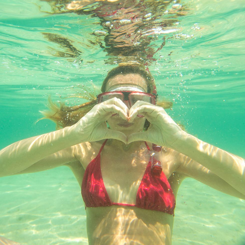 7. Get a Waterproof Camera for Epic Underwater Pics: What\u2019s better than a selfie? Underwater selfies!