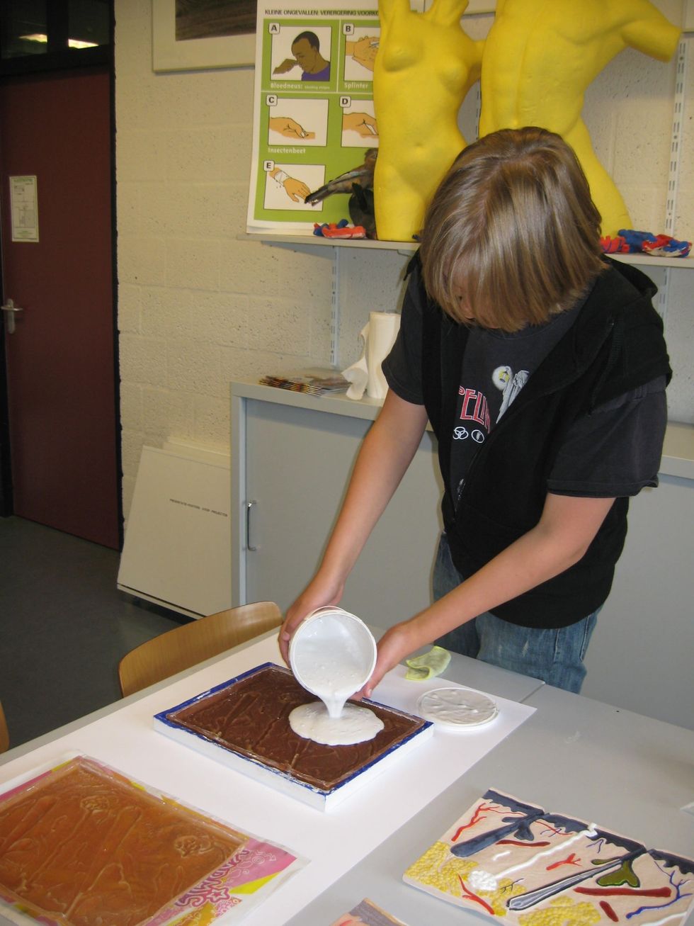 8 Make plaster in the right way; not too fluid and without chunks. Use a kitchenmixer if you like.