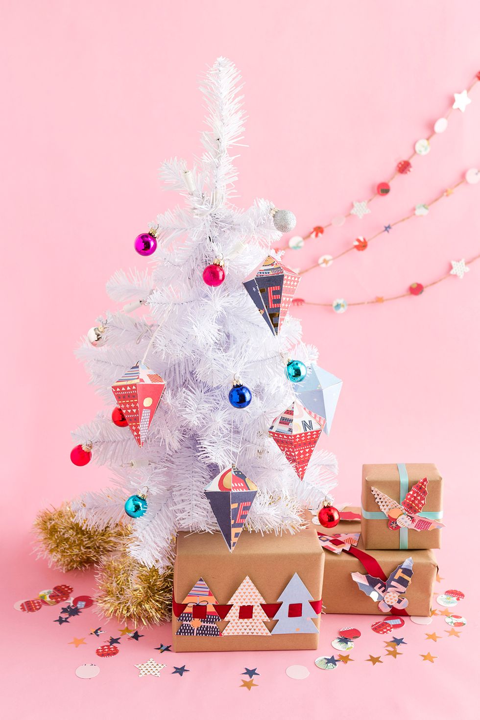 8. Your friends can repurpose the cards into ornaments, garlands and present toppers! Peek at this guide to find out how: http://bit.ly/2htZKtY