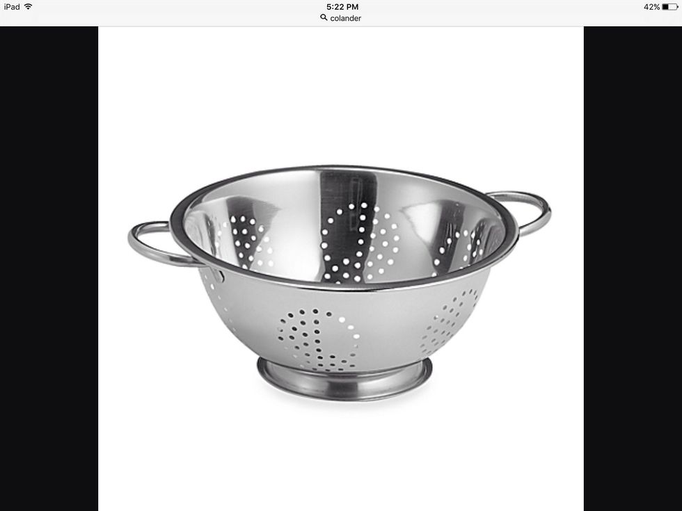 A colander is a type of bowl used to drain food. I can use a colander when I make salad.