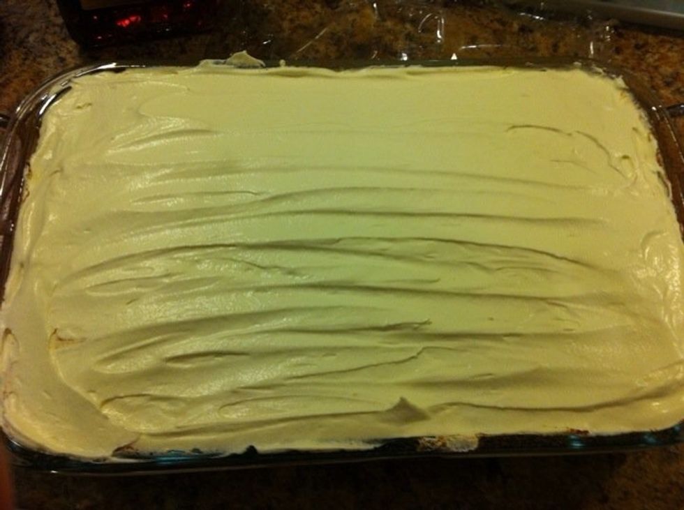 A final layer of the mascarpone mix