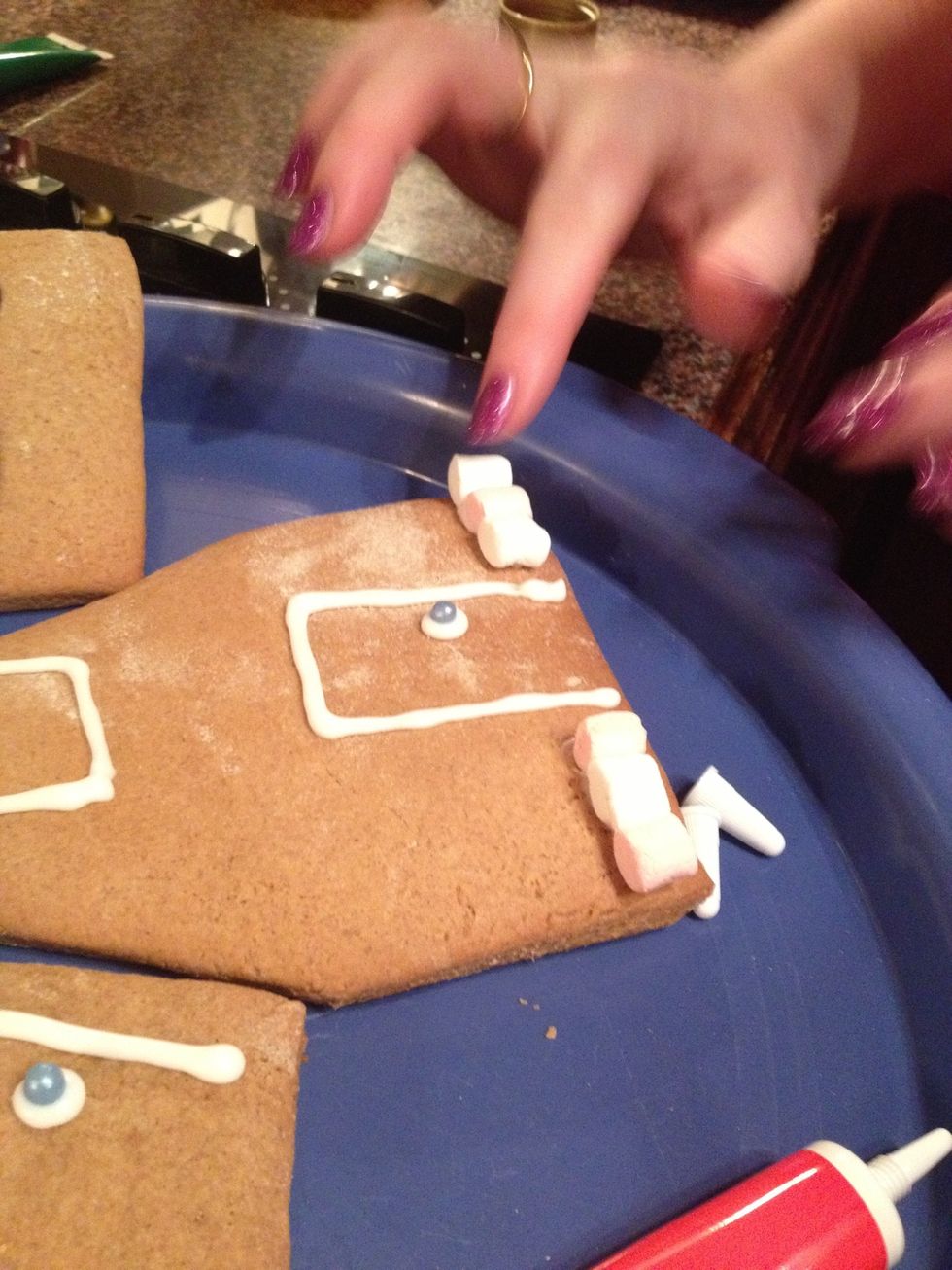 A marshmallow Dorset looks great!