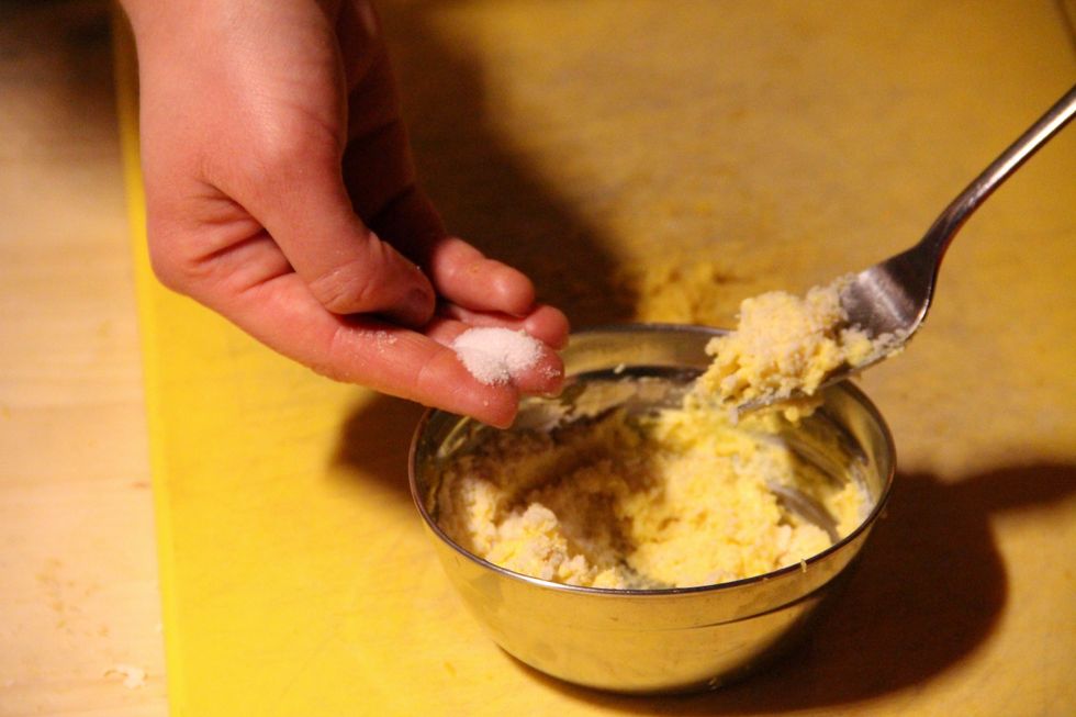 a pinch of salt mix well,your filling is ready