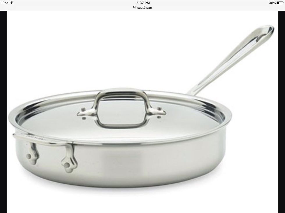 A saut\u00e9 pan is used to fry and stir ingredients. I can use this when I make Chicken.