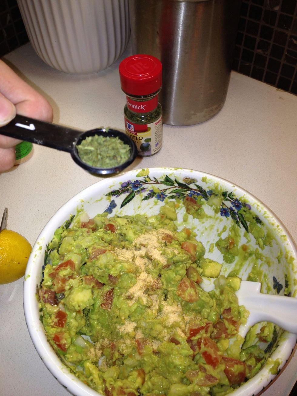 A\u00f1ada cilantro. No a\u00f1adas frijoles.