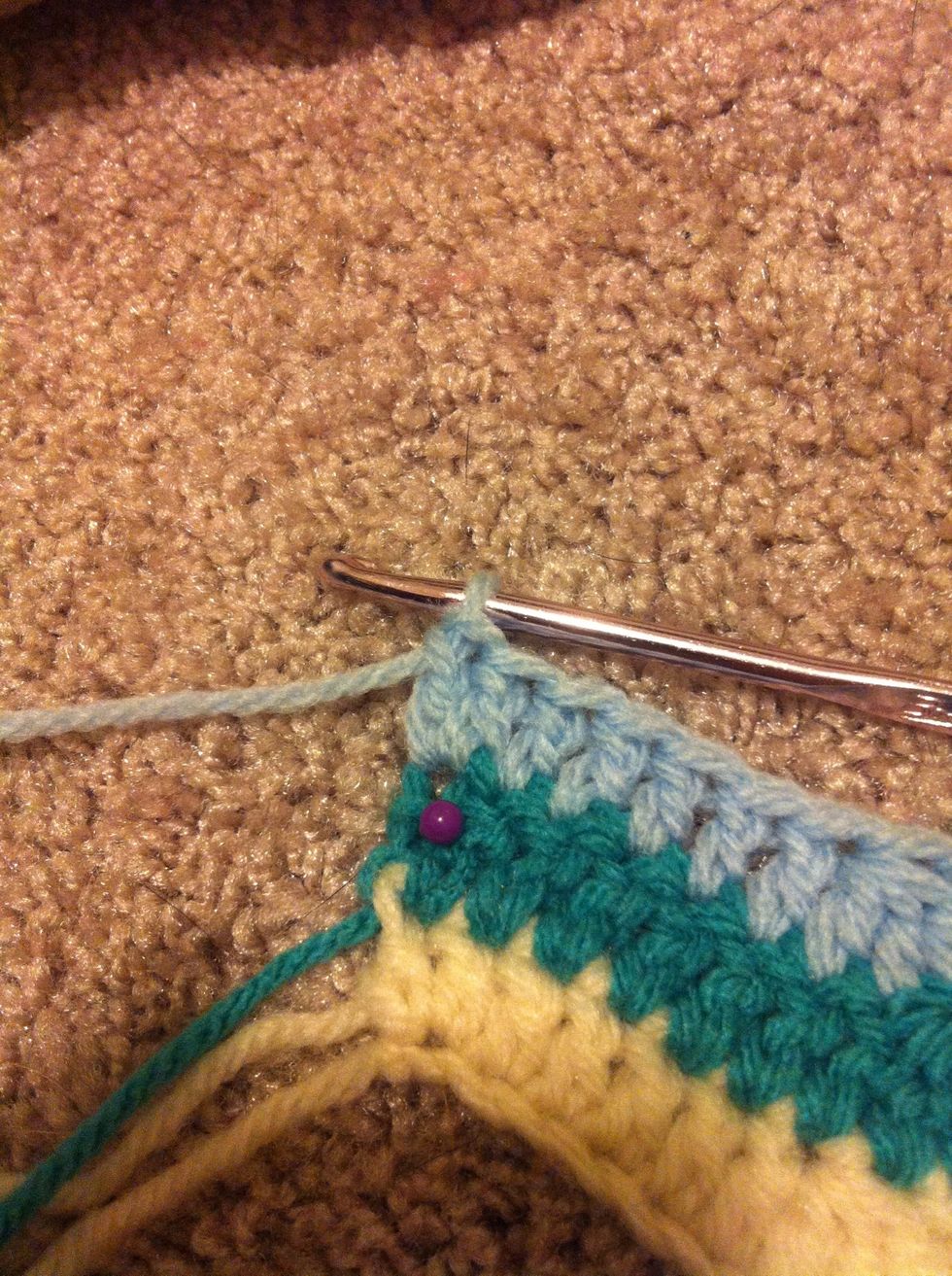 aaaand... 2 double crochet into the last loop of the turning chain :)