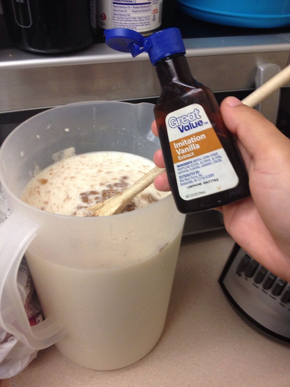 About a tablespoon of vanilla, or to your liking.