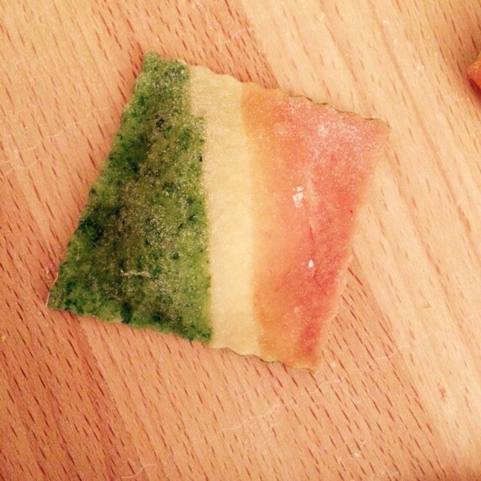 According to how accurate you've been, the width of your initial strips, and the rolling steps, you will eventually end up with ravioli looking like this. Don't worry if they are not perfect! ;)