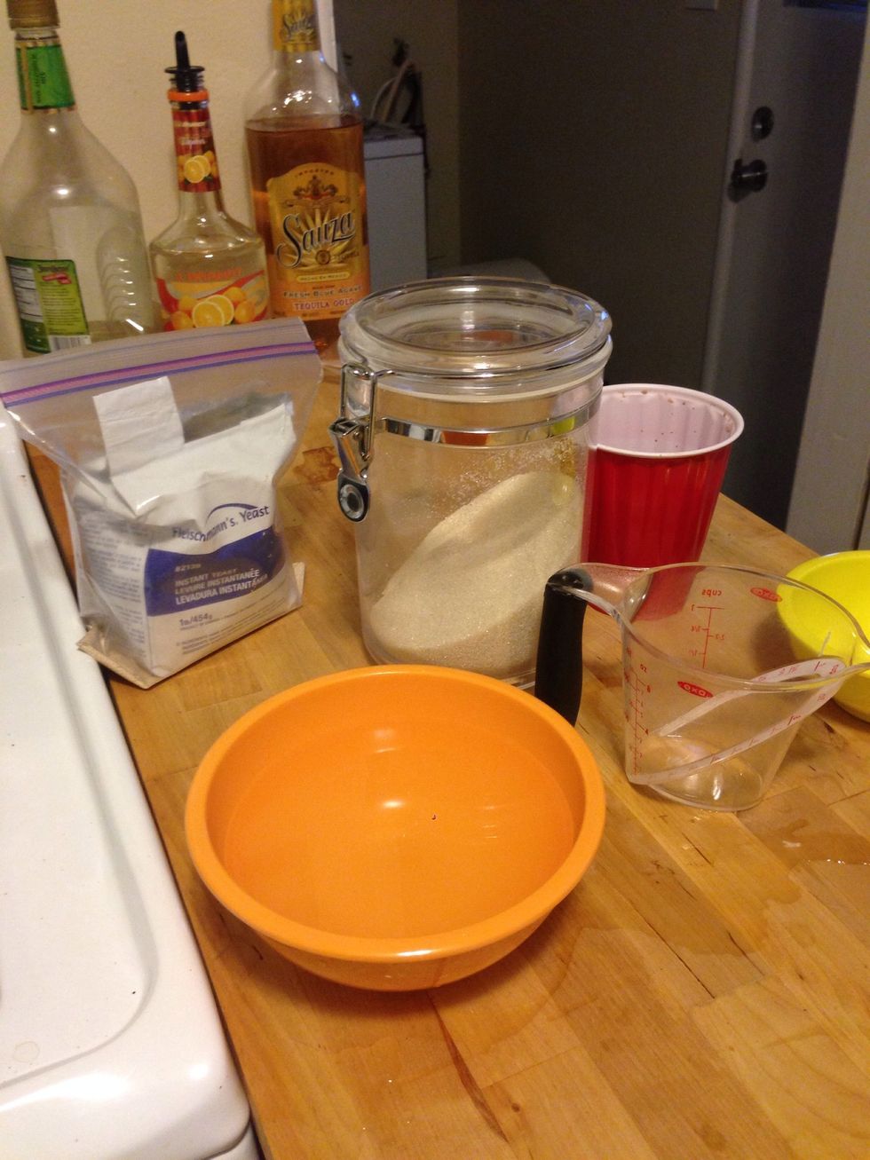 Add 1 1/3c of hot water to a bowl.