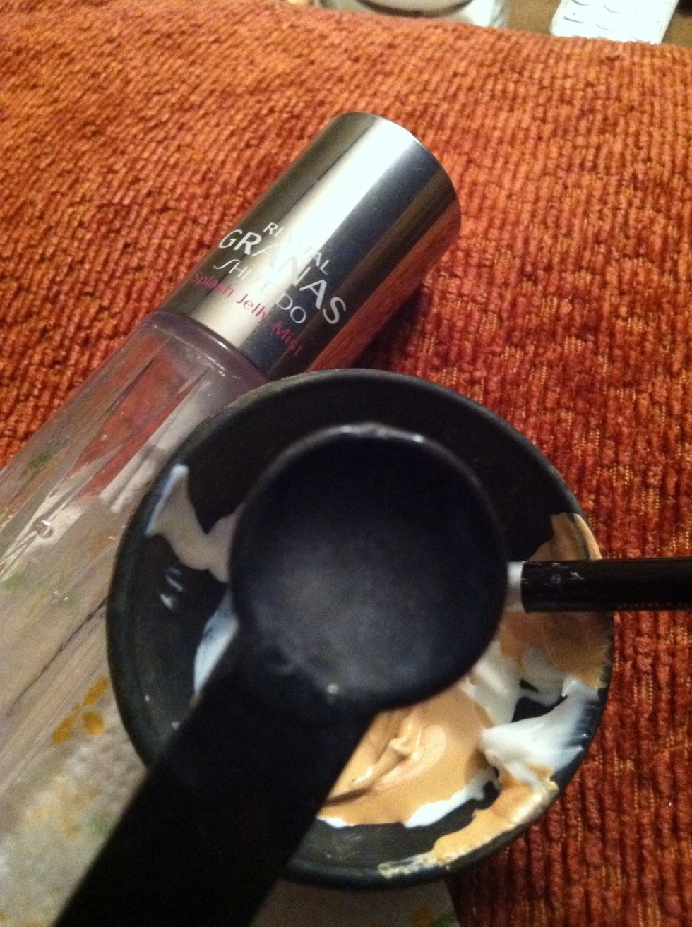 Add 1/2 tsp of your setting spray to the mixing bowl.