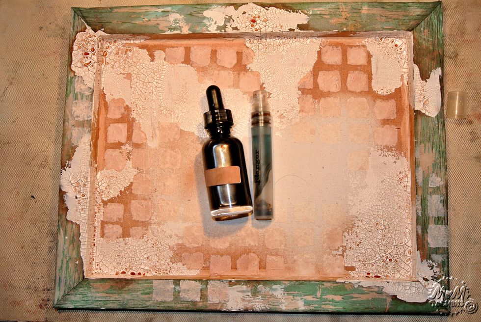 Add 1/5 part minx ink and 4/5 part water to a minimister and spray.