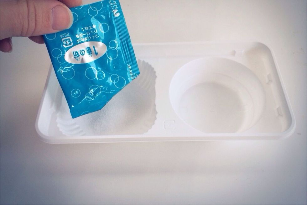 Add #1 BLUE packet to #1 Left Side of Tray