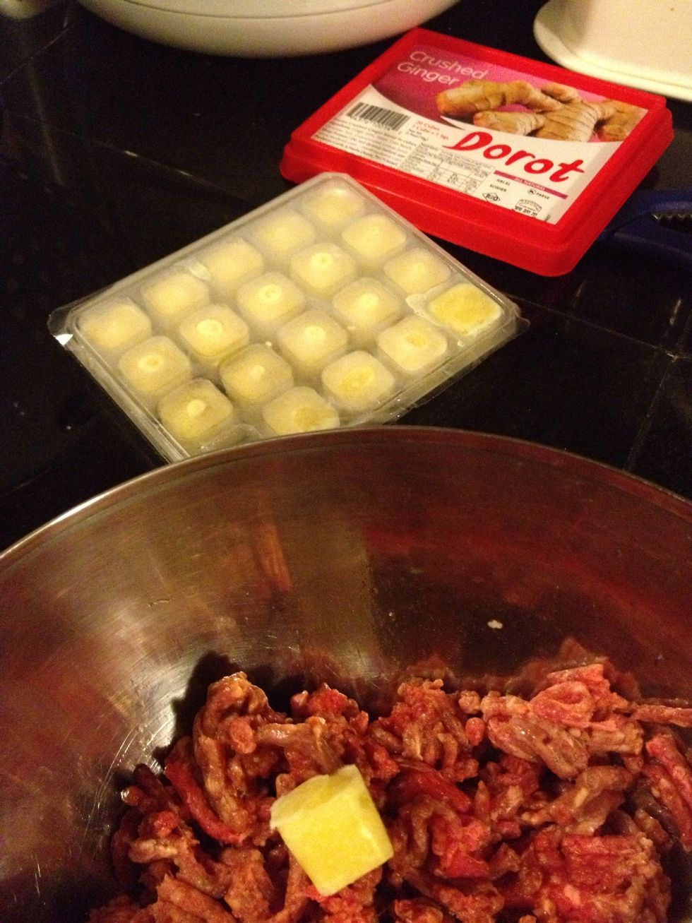 Add 1 frozen crushed ginger.