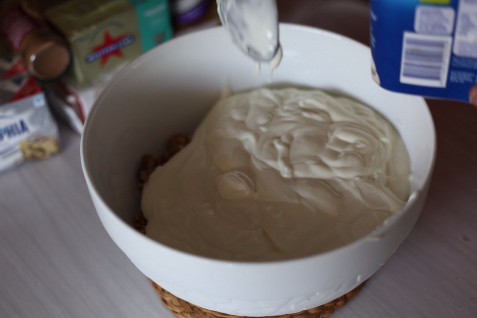 Add 1 kg of vanilla yoghurt.