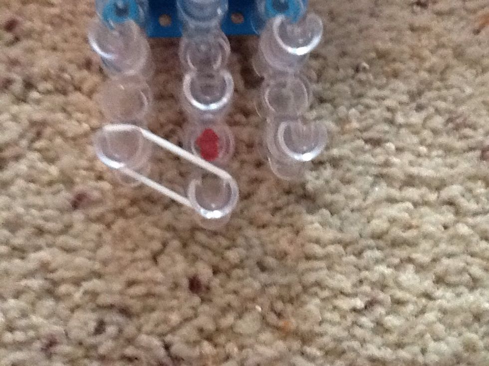 Add 1 rubber band from the center to the left diagonal.\ud83d\udc48\ud83d\udc48\ud83d\udc48\ud83d\udc48\ud83d\udc48\ud83d\udc48\ud83d\udc48