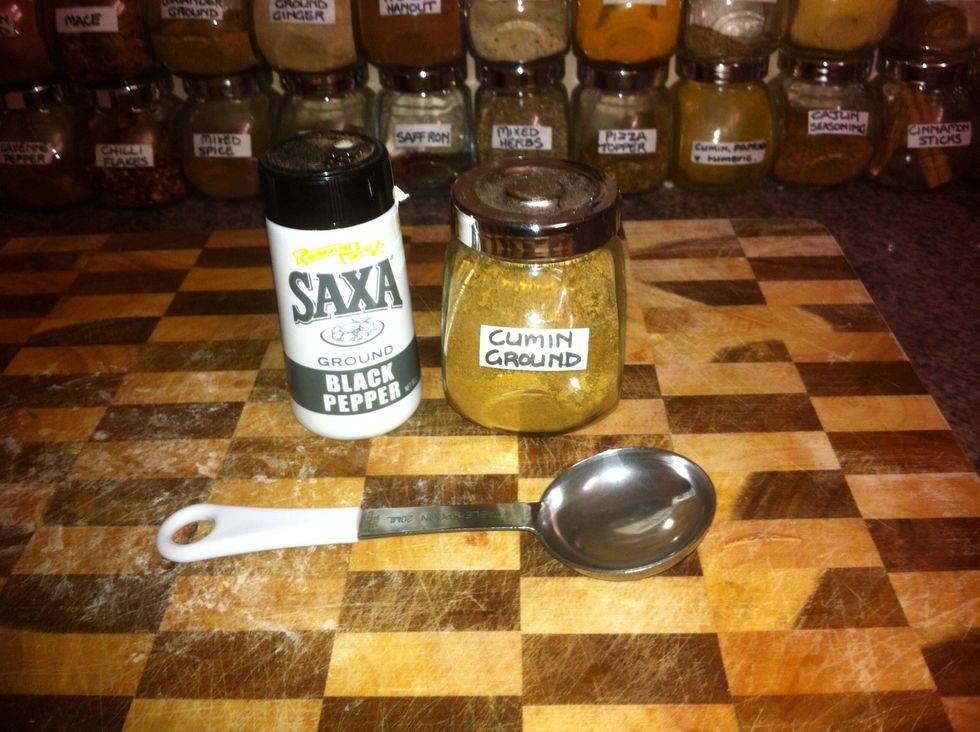 Add 1 tablespoon of black pepper and half a tablespoon (2 teaspoons) of ground cumin. The cumin will form a base for all the other flavours; add more if you like but not too much or it will dominate