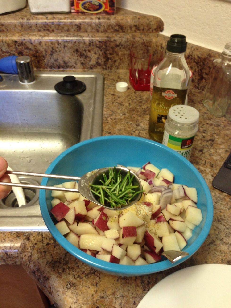 Add 1 Tbsp rosemary and 1 Tbsp garlic salt or garlic powder and mix well.