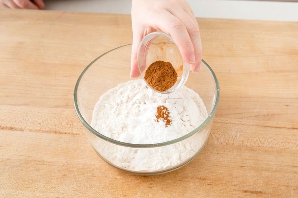 Add 1 teaspoon of cinnamon and mix to combine. Set aside.