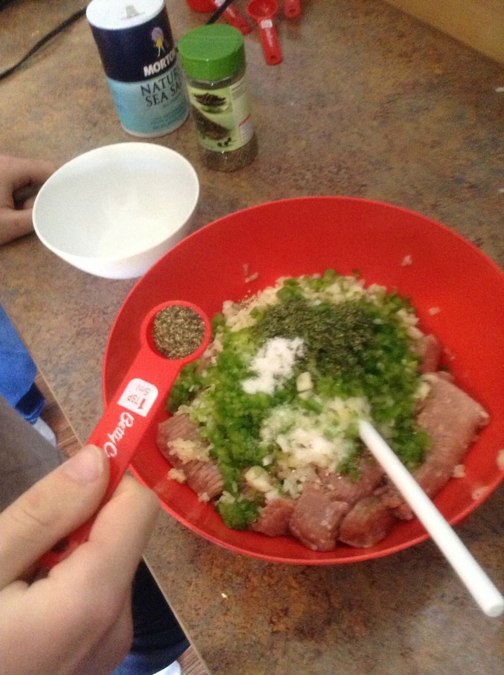 Add 1 teaspoon pepper to bowl