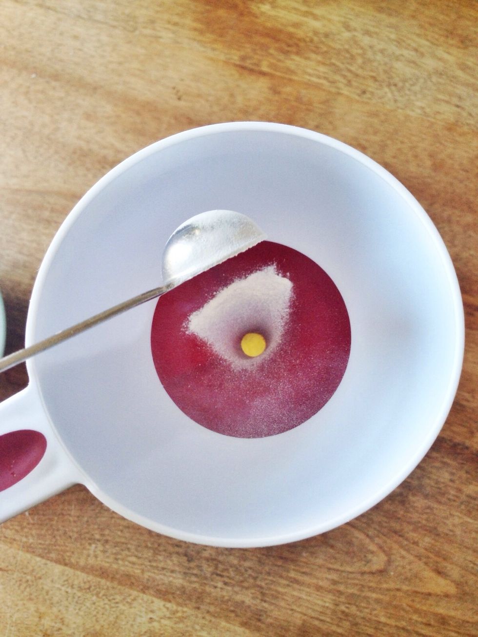 Add 1 tsp of vitamin C powder to bottle. A funnel makes this much easier. Be careful not to add ANY extra vitamin C as the acidity can burn your skin.