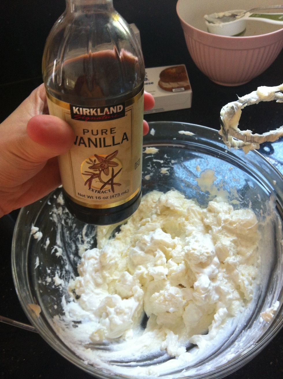 Add 1 tsp vanilla and mix.