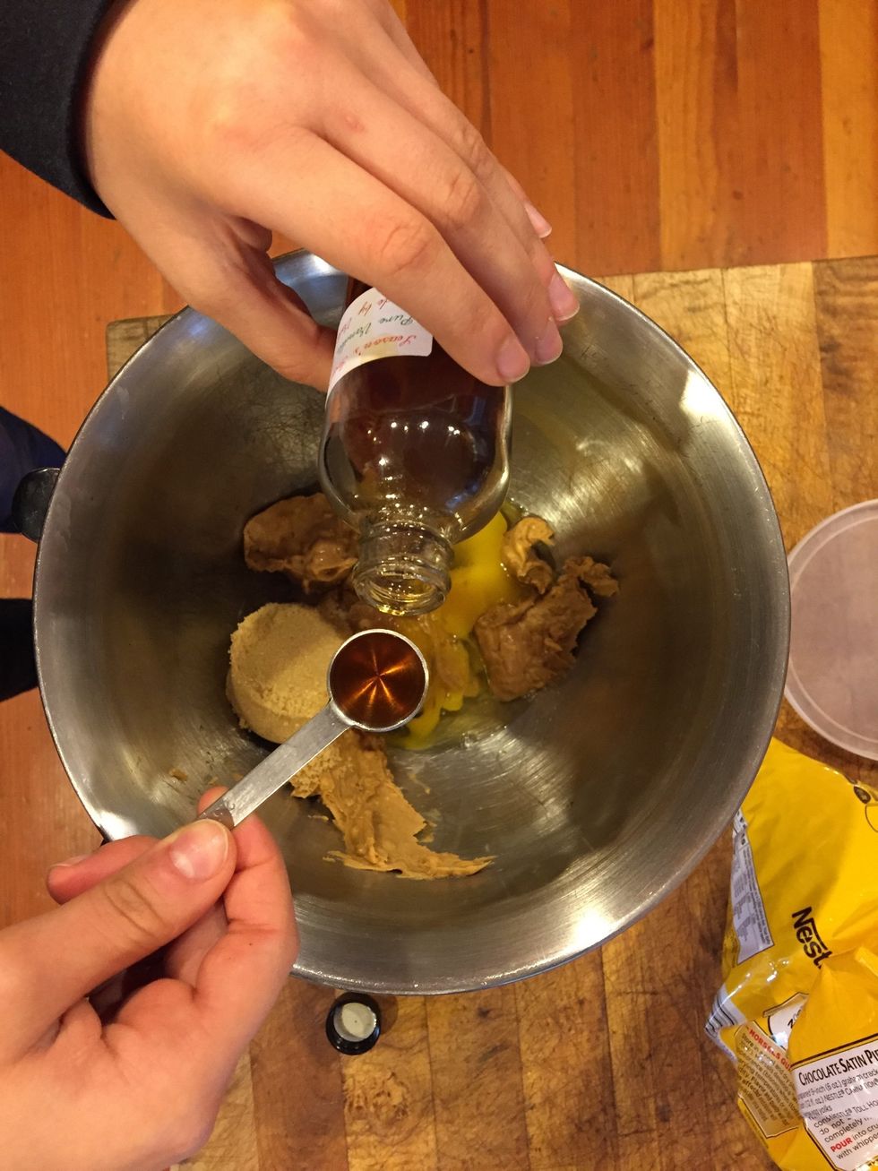 Add 1 tsp vanilla extract! I'm using homemade vanilla extract made especially for me, by my favorite Aunty Valerie! :)