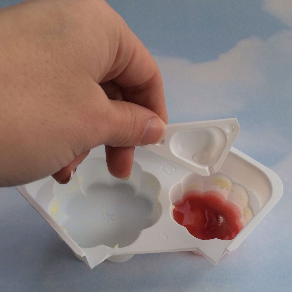 Add 1 Water Scoop to PINK Packet Berry Mix----------------------MIX Thoroughly until all powder dissolved