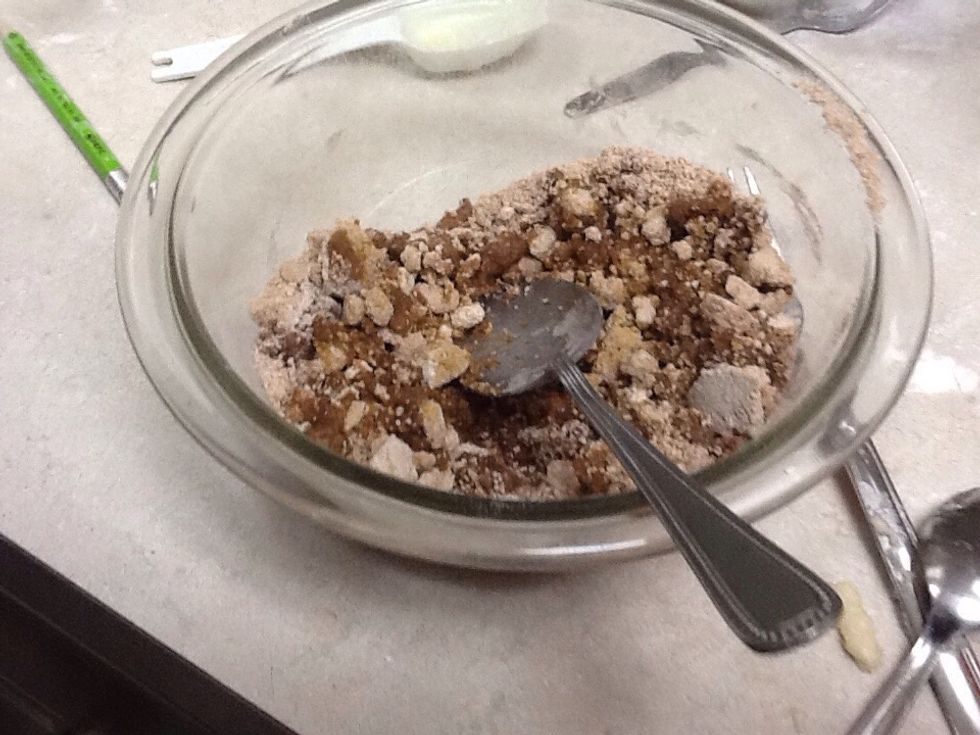 Add 125mL of brown sugar ,30mL of flour ,10mL of cinnamon and 30mL of melted butter